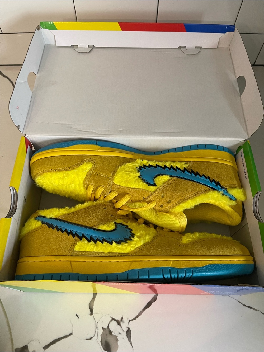 Men’s Nike Yellow Bear Size 11. - Picture 2 of 7